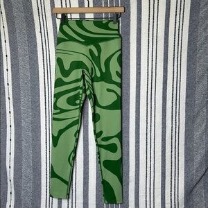 Green Swirl Pattern High-Waist Leggings